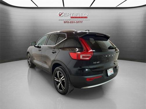 2025 Volvo XC40 B5 Core Bright Theme