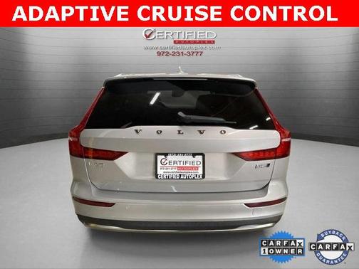 2025 Volvo V60 Cross Country Plus, B5 AWD Gas (mild hybrid)