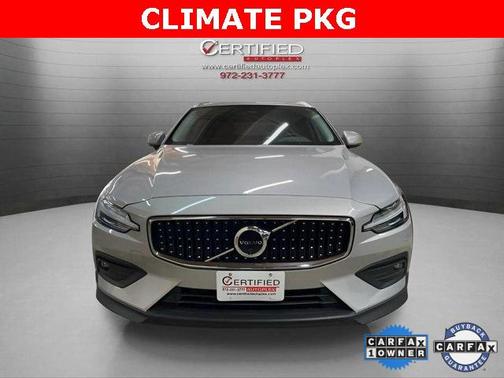 2025 Volvo V60 Cross Country Plus, B5 AWD Gas (mild hybrid)
