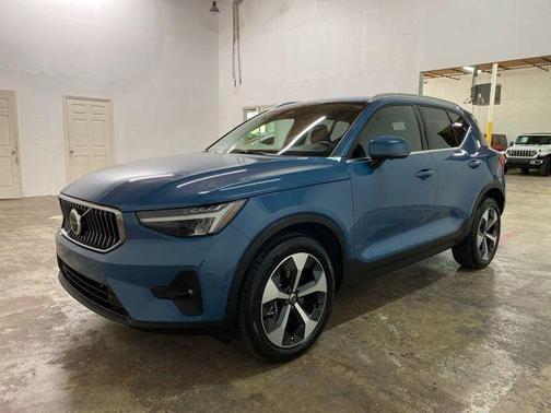 Blue Metallic 2025 Volvo XC40 B5 Plus Bright Theme