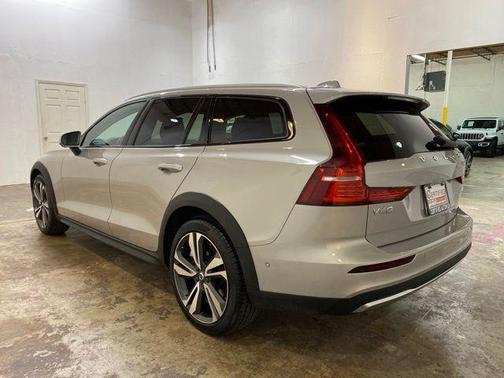 Silver 2025 Volvo V60 Cross Country Plus, B5 AWD Gas (mild hybrid)