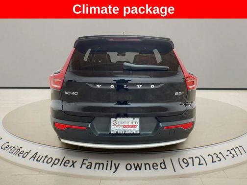 2025 Volvo XC40 B5 Core Bright Theme