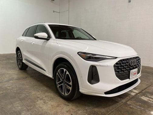 2025 Audi Q5 Premium TFSI quattro S tronic