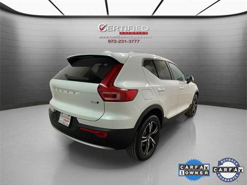 2025 Volvo XC40 B5 Core Bright Theme