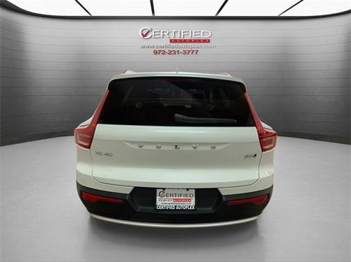 2025 Volvo XC40 B5 Core Bright Theme