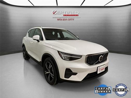 2025 Volvo XC40 B5 Core Bright Theme