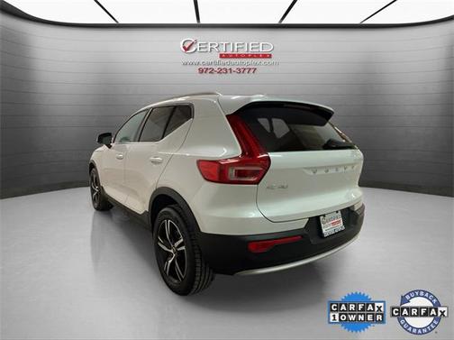 2025 Volvo XC40 B5 Core Bright Theme