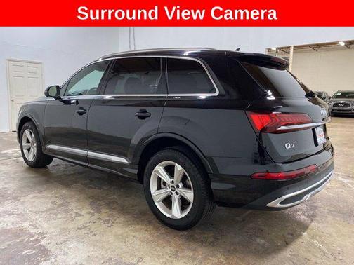 Mythos Black Metallic 2023 Audi Q7 45 Premium Plus