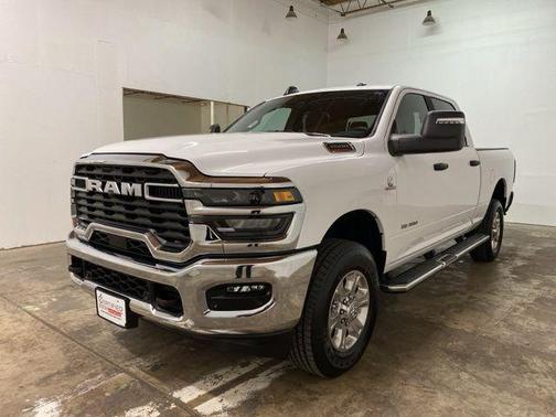 2025 RAM 2500 Big Horn Crew Cab 4x4 6'4' Box