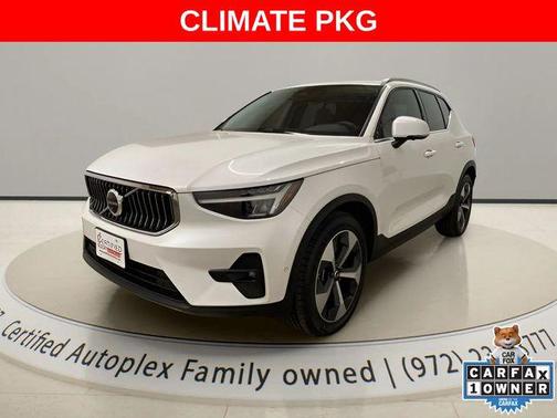 2025 Volvo XC40 B5 Plus Bright Theme