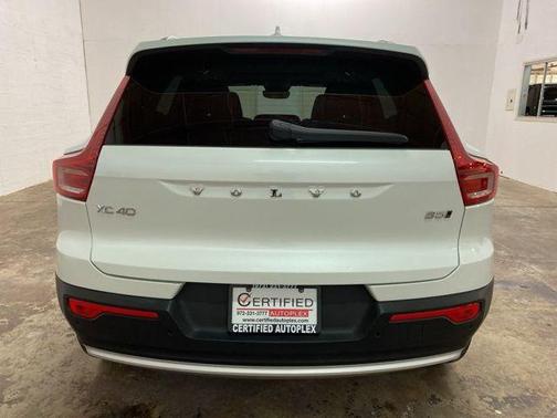 2025 Volvo XC40 B5 Plus Bright Theme