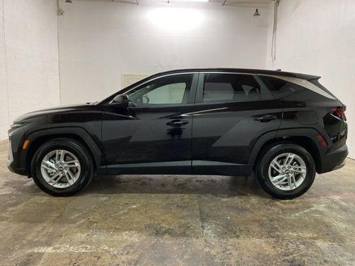 Phantom Black 2026 Hyundai TUCSON SE