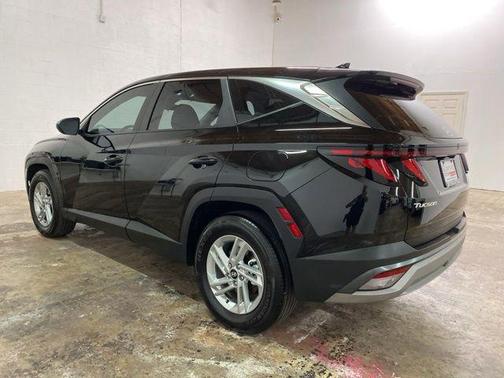 Phantom Black 2026 Hyundai TUCSON SE