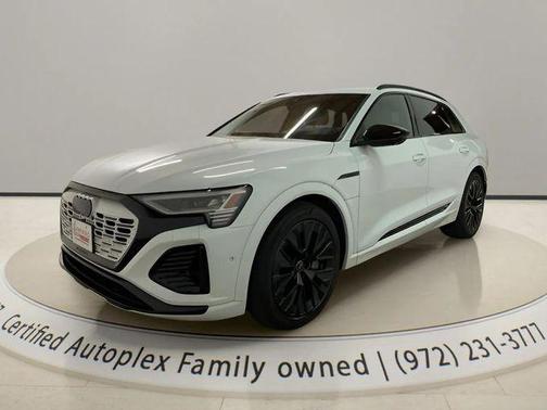 Glacier White Metallic 2024 Audi Q8 e-tron Prestige
