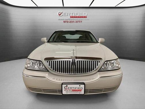 2005 Lincoln Town Car Signature