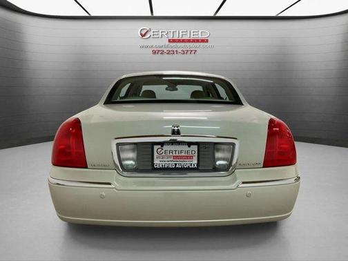 2005 Lincoln Town Car Signature