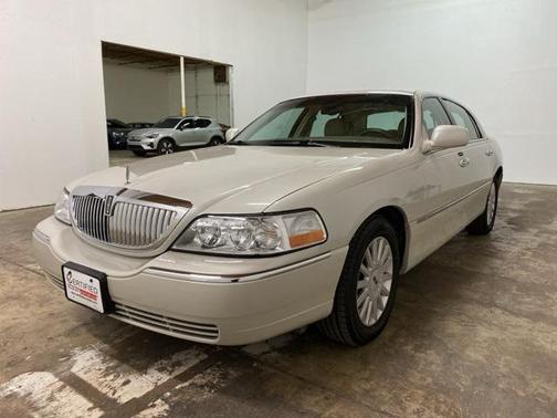 2005 Lincoln Town Car Signature