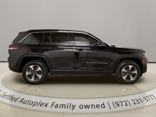Diamond Black Crystal Pearlcoat 2022 Jeep Grand Cherokee 4xe Base