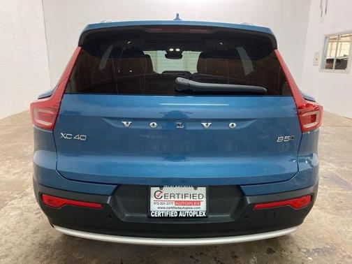 2025 Volvo XC40 B5 Plus Bright Theme