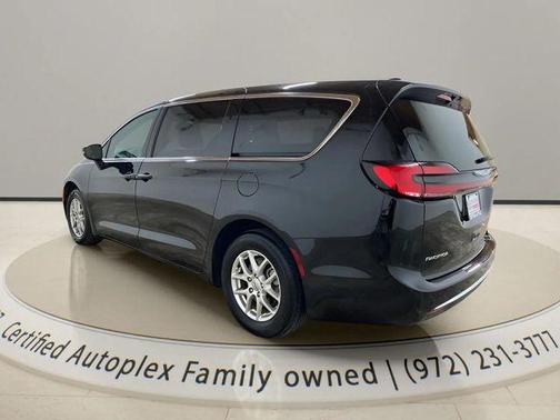 Diamond Black Crystal Pearlcoat 2025 Chrysler Pacifica L