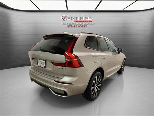 2025 Volvo XC60 B5 Plus