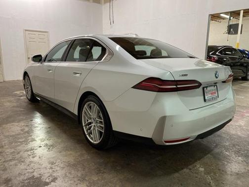 2025 BMW 530 xDrive