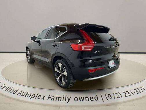 2025 Volvo XC40 B5 Plus Bright Theme