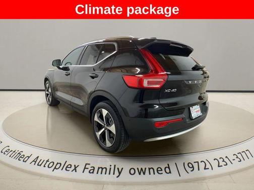 2025 Volvo XC40 B5 Plus Bright Theme