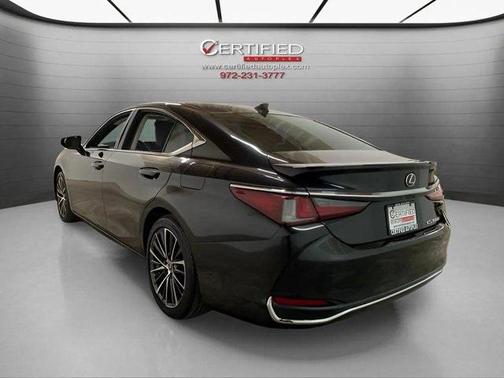 2023 Lexus ES 300h Base