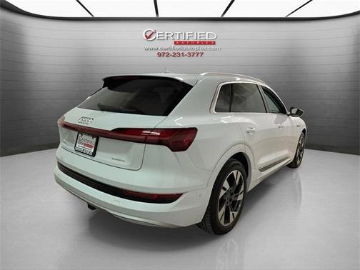 2021 Audi e-tron Premium Plus