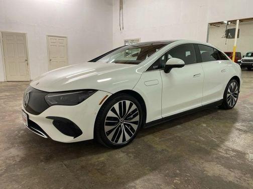 Polar White 2023 Mercedes-Benz EQE 350 4MATIC+