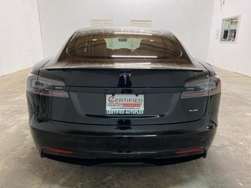 2022 Tesla Model S Plaid