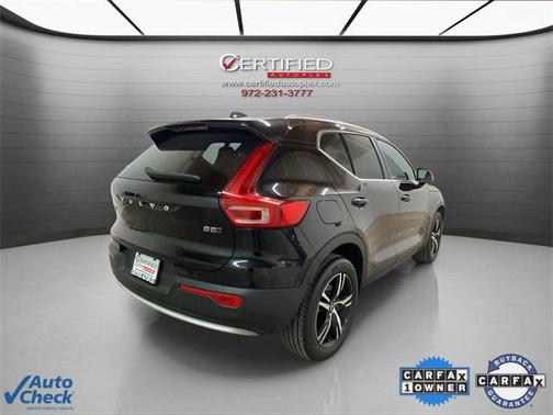 2025 Volvo XC40 B5 Core Bright Theme