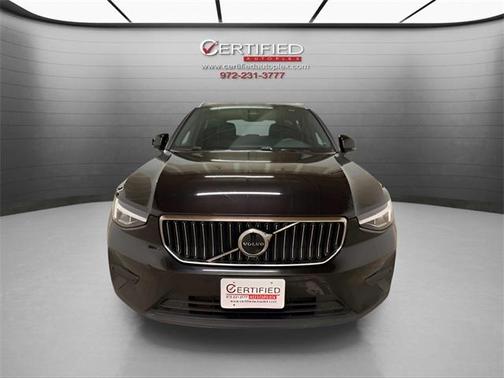 2025 Volvo XC40 B5 Core Bright Theme