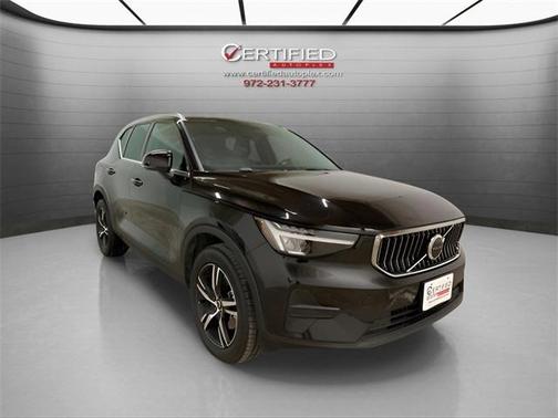 2025 Volvo XC40 B5 Core Bright Theme