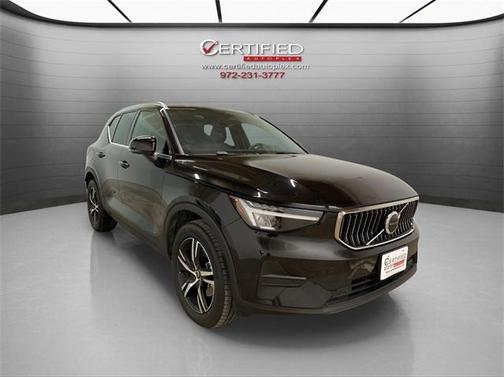 2025 Volvo XC40 B5 Core Bright Theme