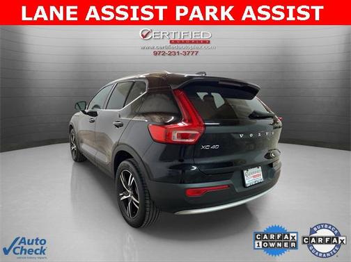 2025 Volvo XC40 B5 Core Bright Theme