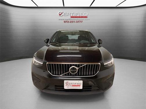2025 Volvo XC40 B5 Core Bright Theme