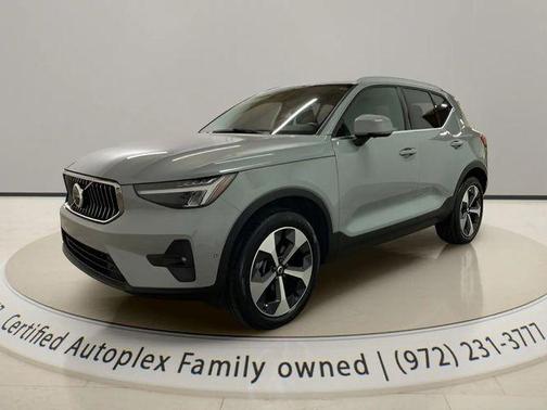 Gray Metallic 2025 Volvo XC40 B5 Plus Bright Theme