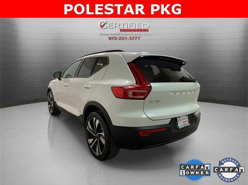 2023 Volvo XC40 B5 Plus Dark Theme