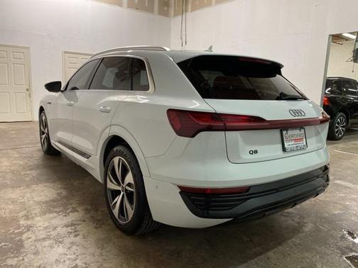 2024 Audi Q8 e-tron Premium Plus