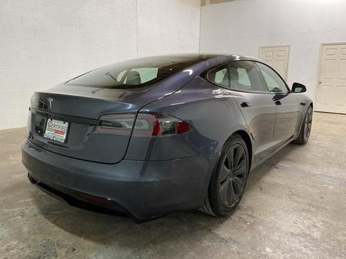 2022 Tesla Model S Base