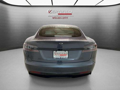 2022 Tesla Model S Base