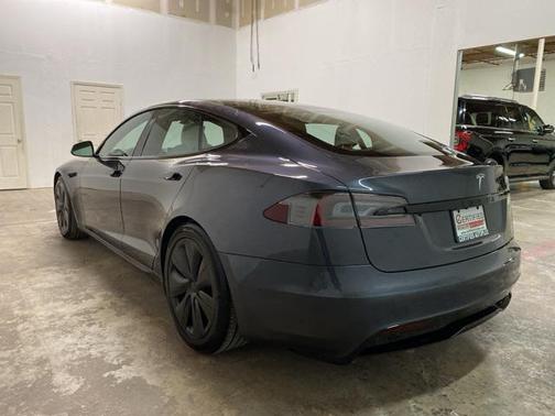 2022 Tesla Model S Base