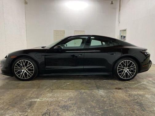 Black 2022 Porsche Taycan Base