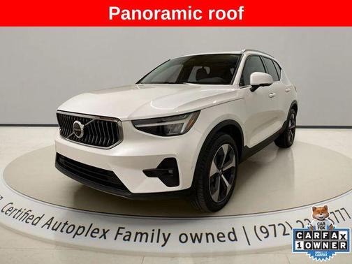 2025 Volvo XC40 B5 Plus Bright Theme