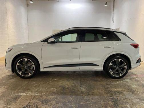 Glacier White 2025 Audi Q4 e-tron Premium Plus 55 quattro