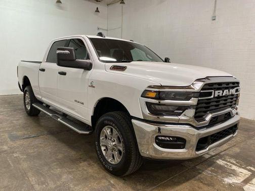 2025 RAM 2500 Big Horn Crew Cab 4x4 6'4' Box
