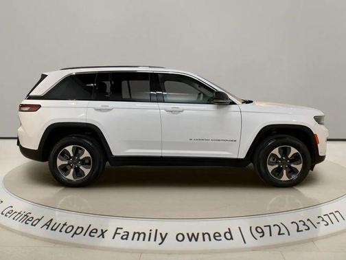 Bright White Clearcoat 2022 Jeep Grand Cherokee 4xe Base