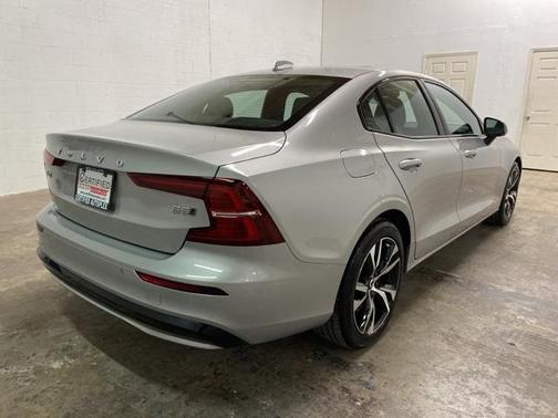 2025 Volvo S60 B5 Core
